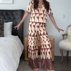 NWT Worthington Set  Geo Solar Print Top and Pants